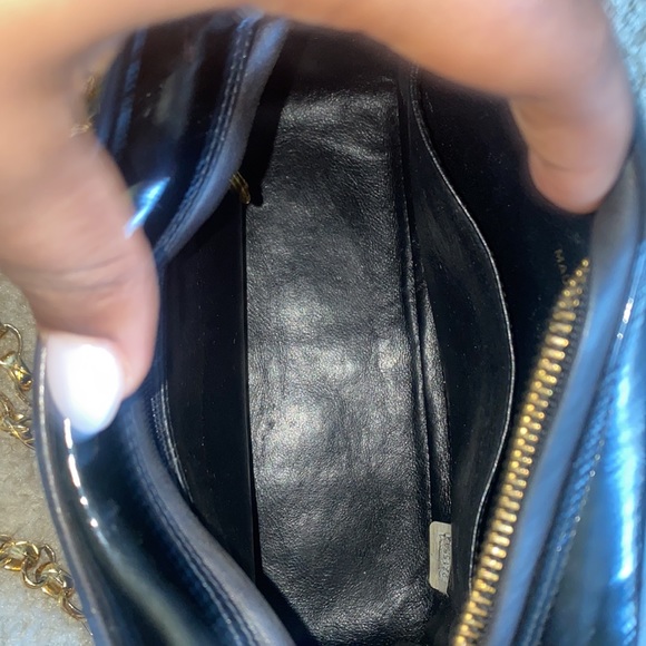 CHANEL Vintage Patent Leather Camera Bag - Picture 8 of 17